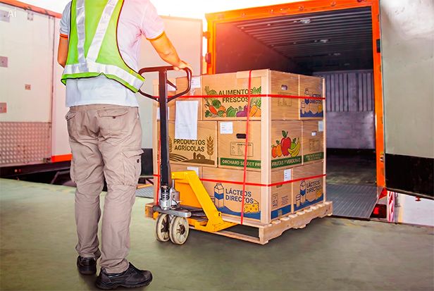 Góndolas de supermercado repletas de productos